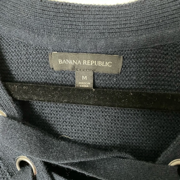 Banana Republic Sweater - Picture 4 of 5